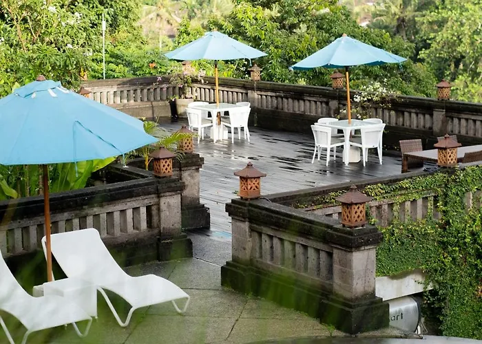 ホリデーパーク デラリ ヴィラス 4*